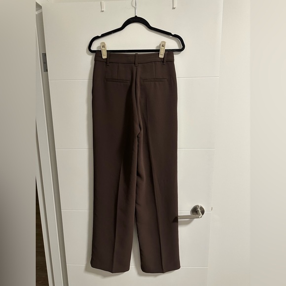 Aritzia Chocolate Brown Women's Trousers - Picture 7 of 8